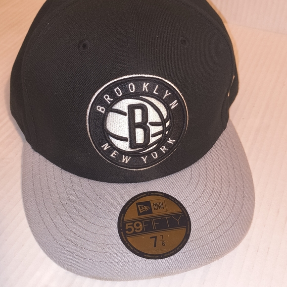 DC Black and White Cap - Picture 1 of 5